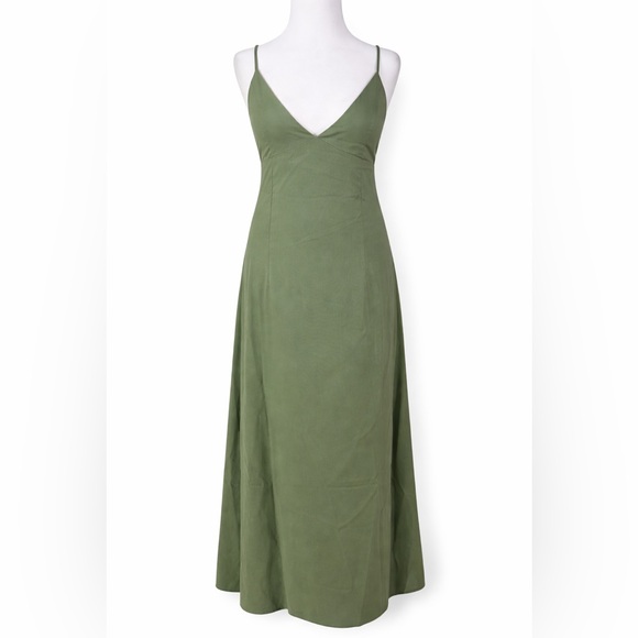 Peppermayo Dresses & Skirts - NWT Peppermayo Sage Open Back Linen Blend Maxi Dress XL